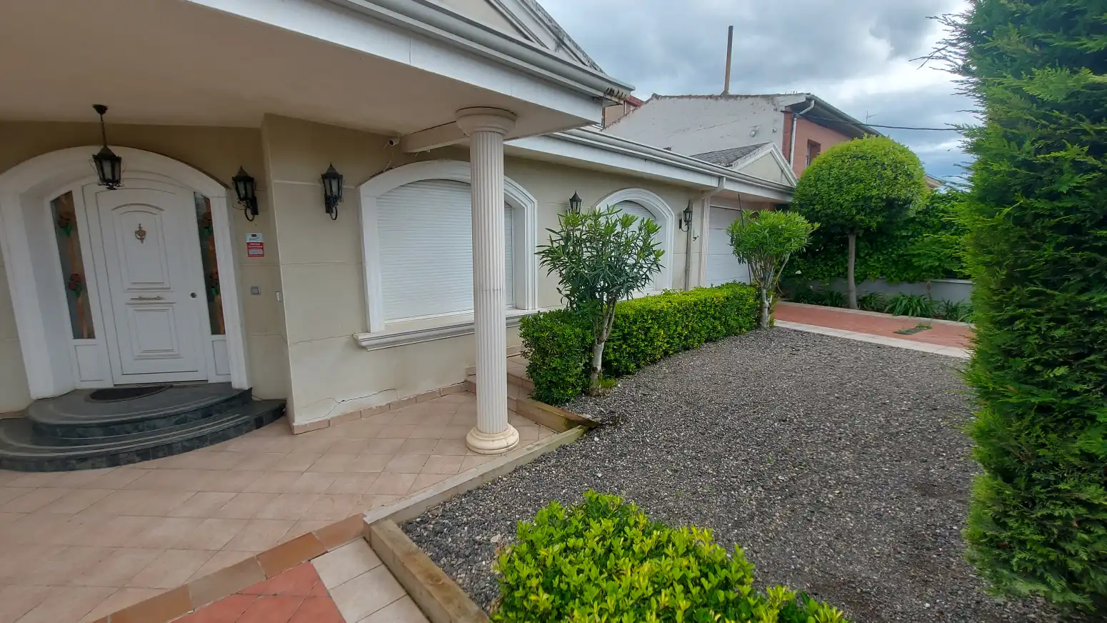 Vista exterior de Casa o chalet en venta en Lardero con Aire acondicionado y Terraza