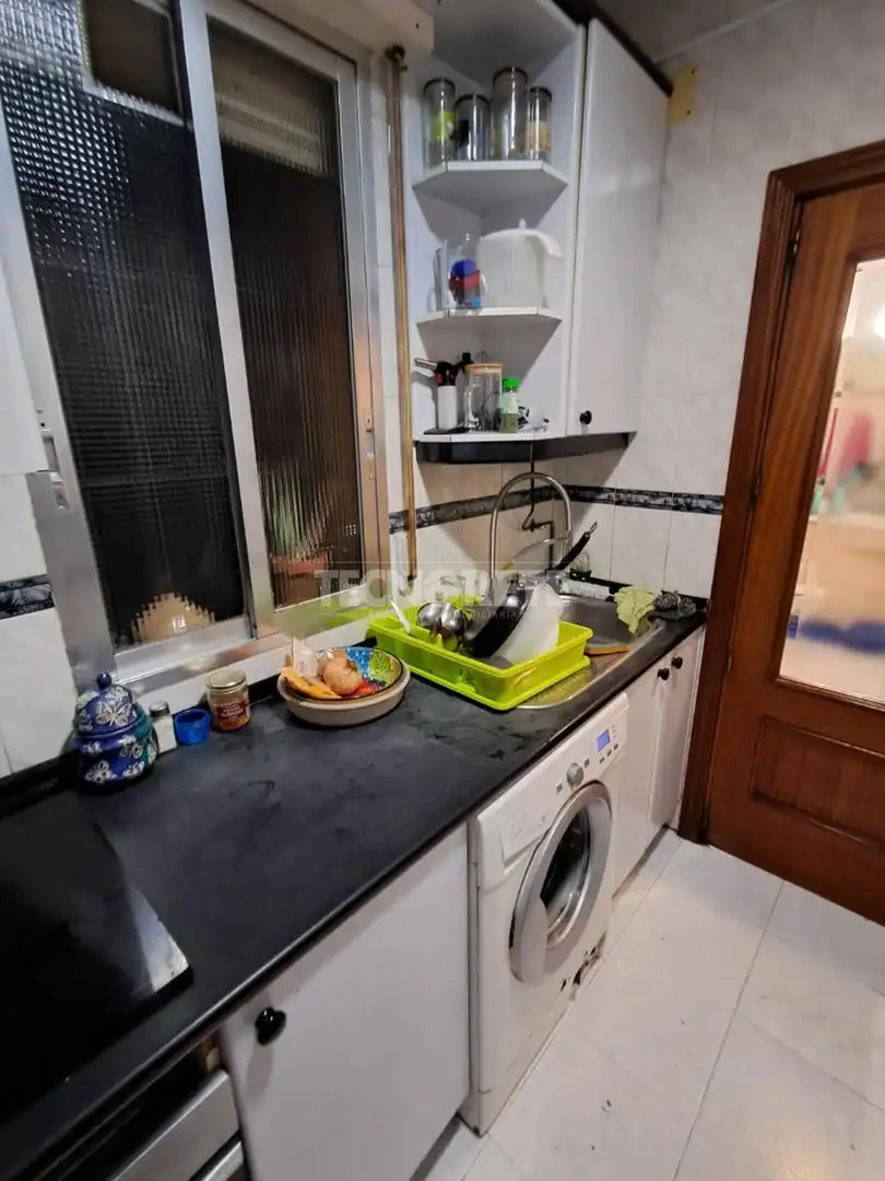 Cuina de Pis en venda en Madrid amb Aire condicionat i Balcó