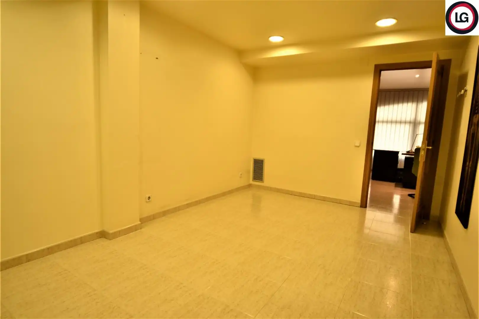 Office space with lift for sale in Pallars 6, imagen 24