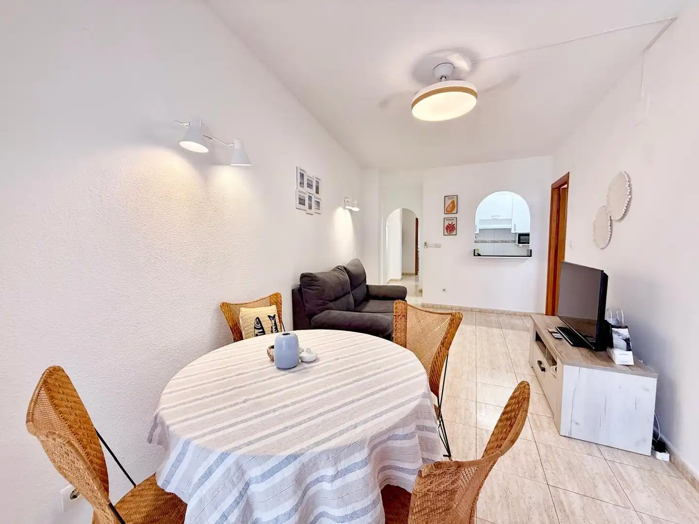 Esszimmer von Wohnungen zur Miete in Torrevieja mit Heizung, Terrasse und Schwimmbad