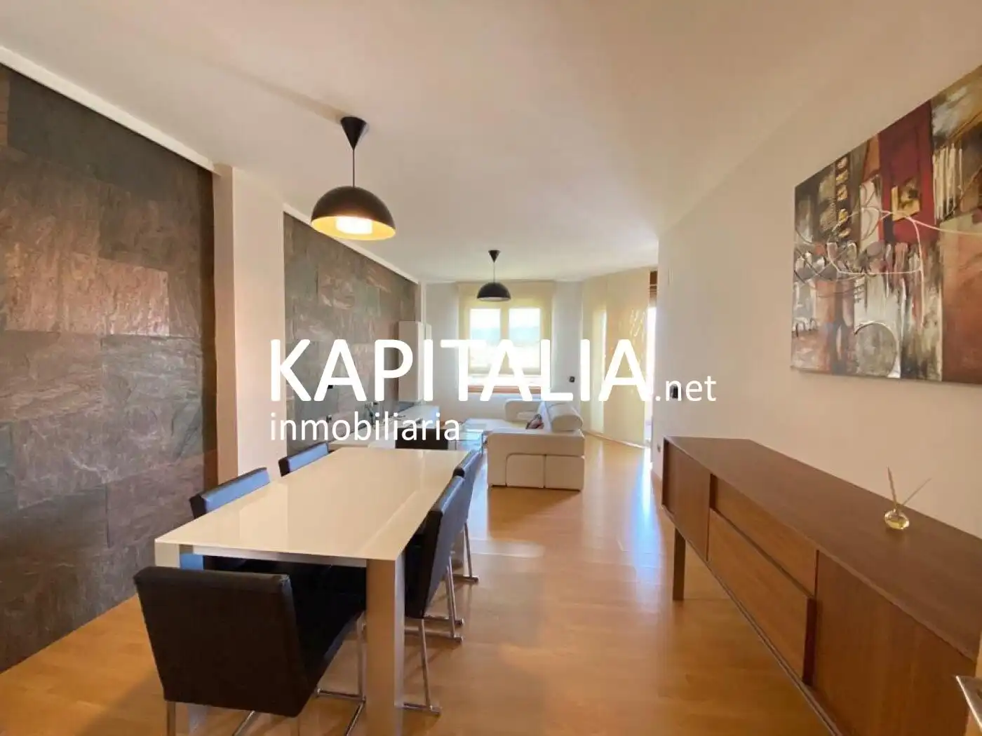 Piso con terraza en venta en Sant Josep - Zona Hospital