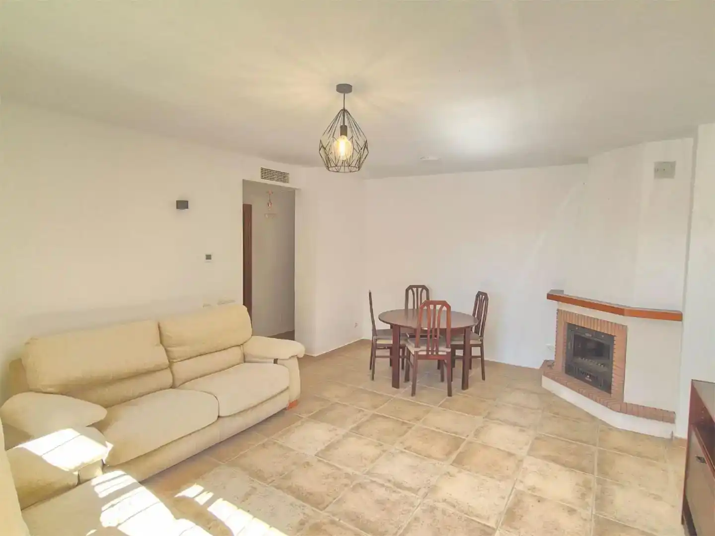 Sala d'estar de Casa o xalet en venda en Cártama amb Aire condicionat, Piscina i Balcó