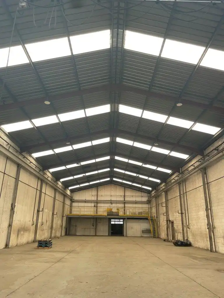 Vista exterior de Nau industrial en venda en Sant Andreu de la Barca amb Alarma