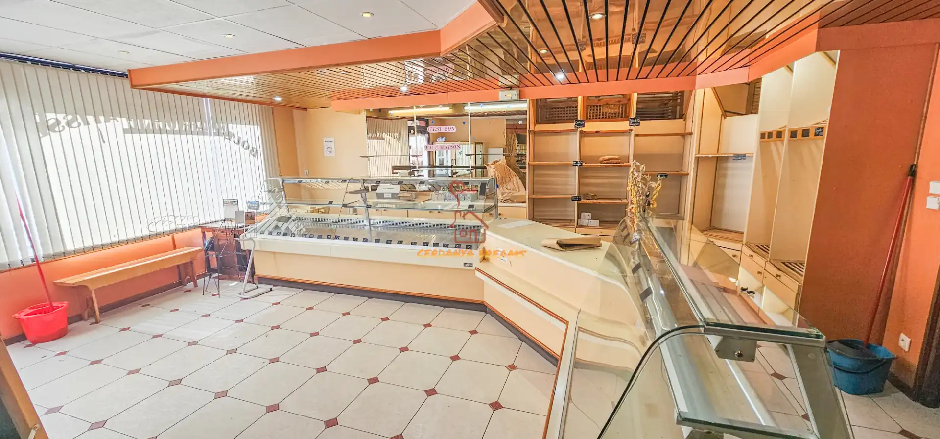 Business premises for sale in Avenue Porte de France 40, imagen 3