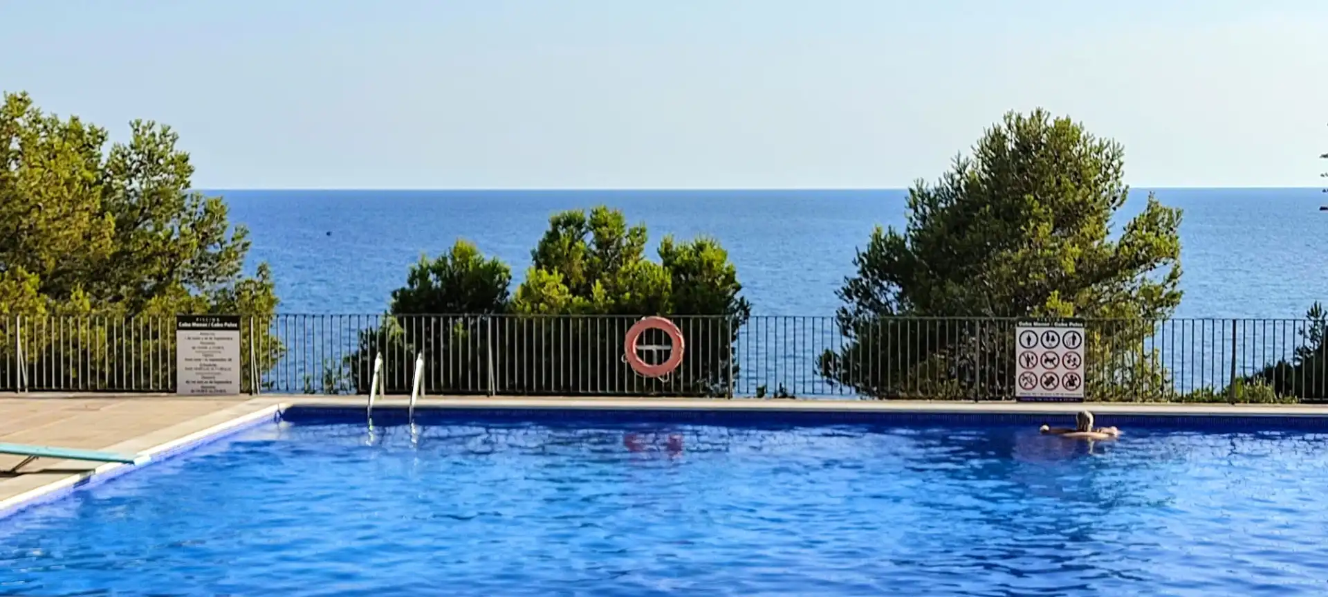 Piscina de Apartament en venda en Salou amb Aire condicionat, Calefacció i Terrassa