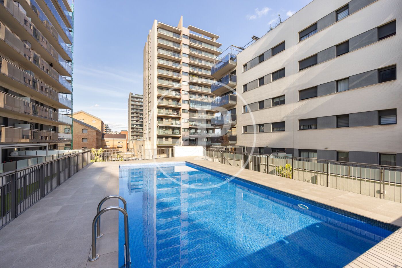 Swimming pool of Flat for sale in Badalona  with Air Conditioner, Heating and Private garden
