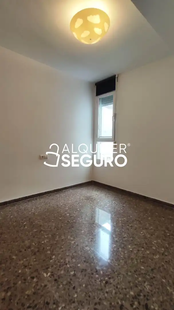 Schlafzimmer von Wohnung zur Miete in Valencia mit Klimaanlage und Heizung