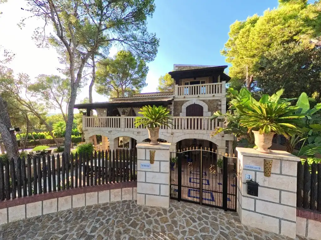 Außenansicht von Haus oder Chalet zum Verkauf in Calvià mit Klimaanlage, Privatgarten und Terrasse