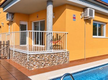 Adossat amb piscina en venda a Pla de l'Estany