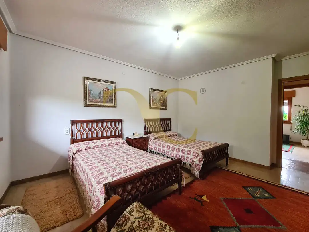 Dormitori de Casa o xalet en venda en Cudillero amb Calefacció, Jardí privat i Moblat