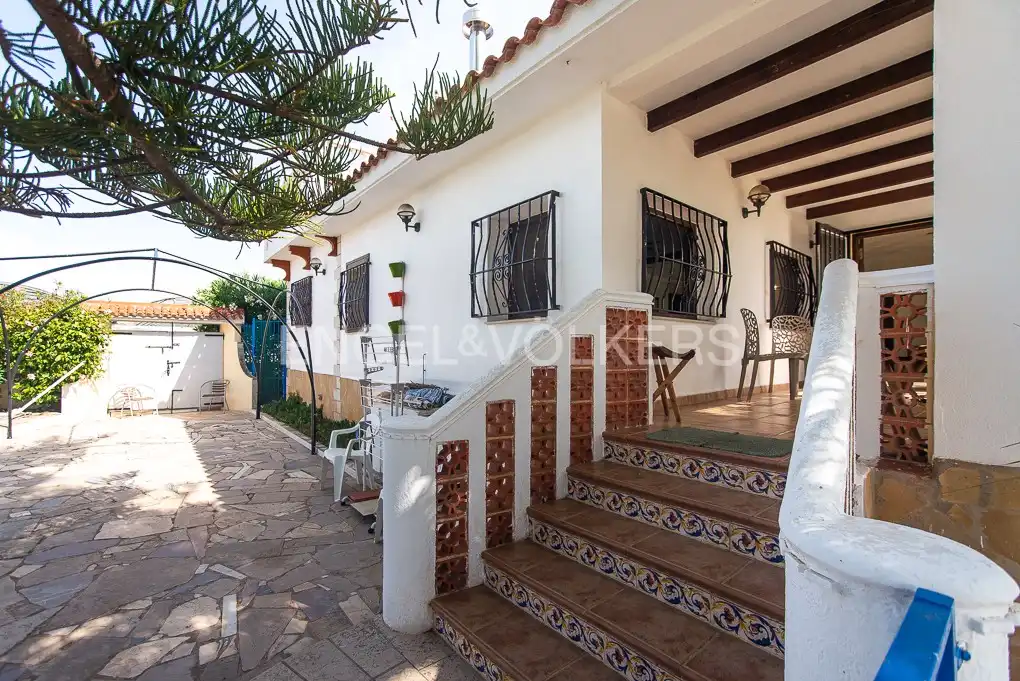 Vista exterior de Casa o chalet en venta en Vinaròs con Aire acondicionado, Calefacción y Jardín privado