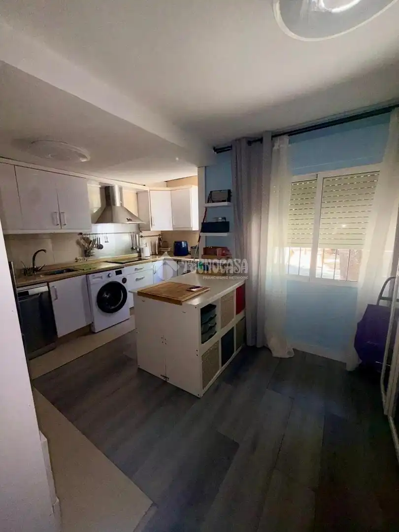 Kitchen of Flat for sale in Sevilla  with Heating