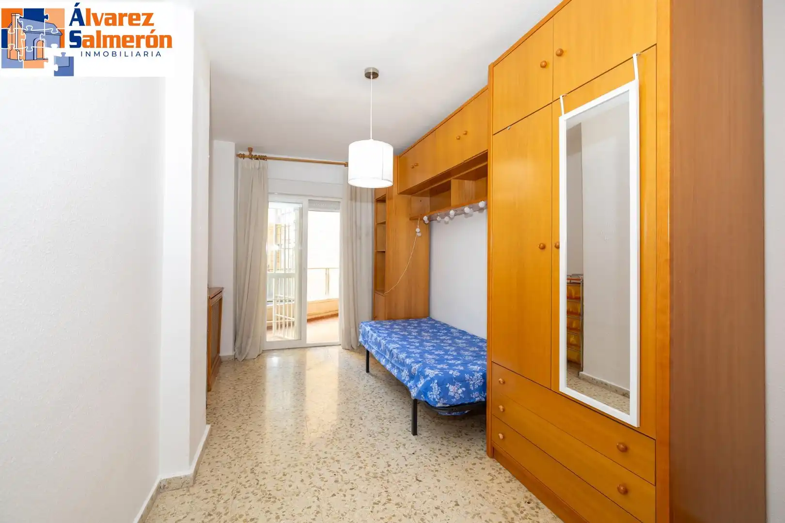 Schlafzimmer von Wohnung zur Miete in Granada mit Heizung, Terrasse und Möbliert