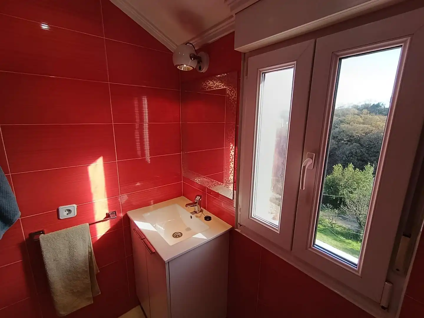 Baño de Casa o chalet en venta en Avilés con Terraza, Trastero y Amueblado