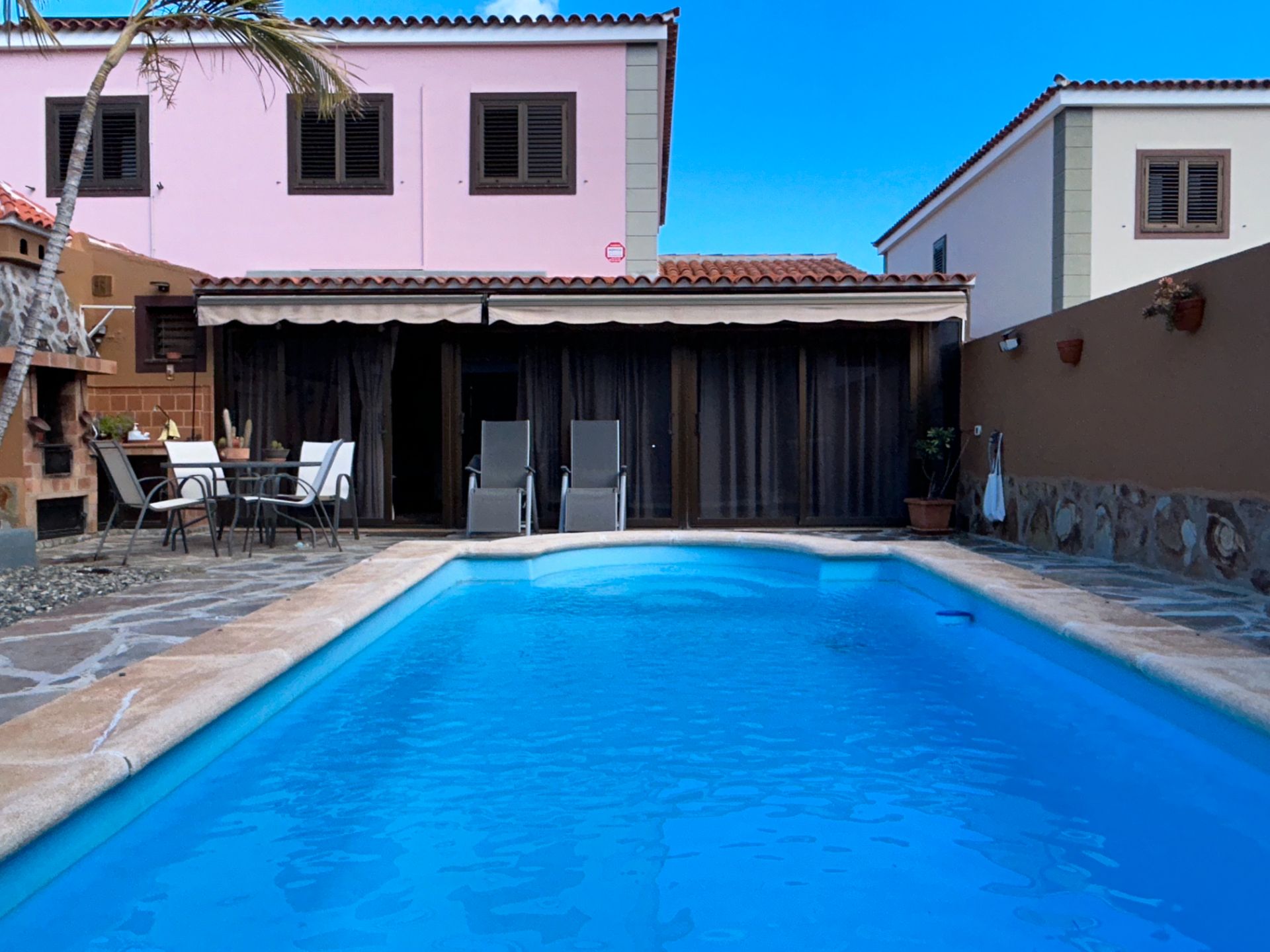 Piscina de Casa adosada en venda en Candelaria amb Aire condicionat, Jardí privat i Terrassa