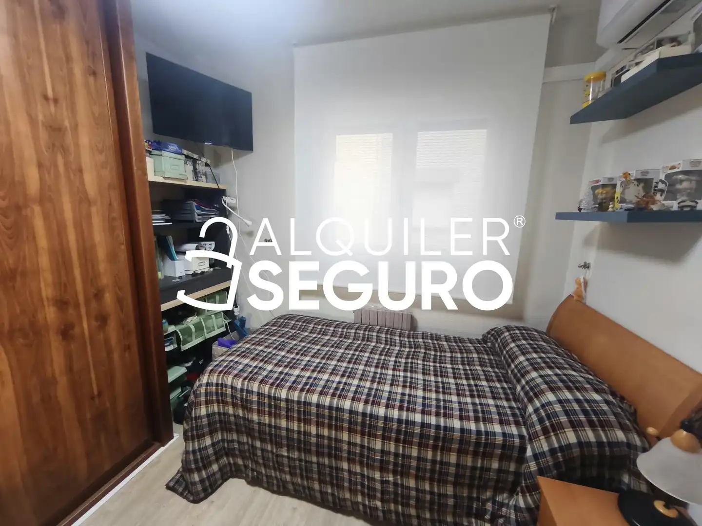 Dormitori de Pis de lloguer en Zaragoza amb Aire condicionat, Calefacció i Terrassa