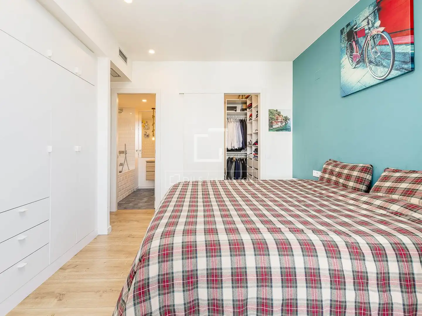 Schlafzimmer von Wohnung zum Verkauf in Barcelona mit Klimaanlage, Heizung und Privatgarten