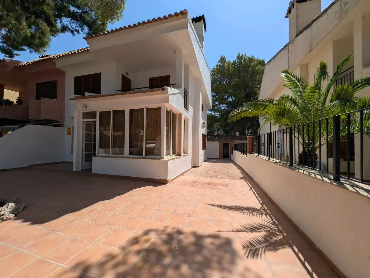 Außenansicht von Maisonette zum Verkauf in Totana mit Klimaanlage, Privatgarten und Terrasse