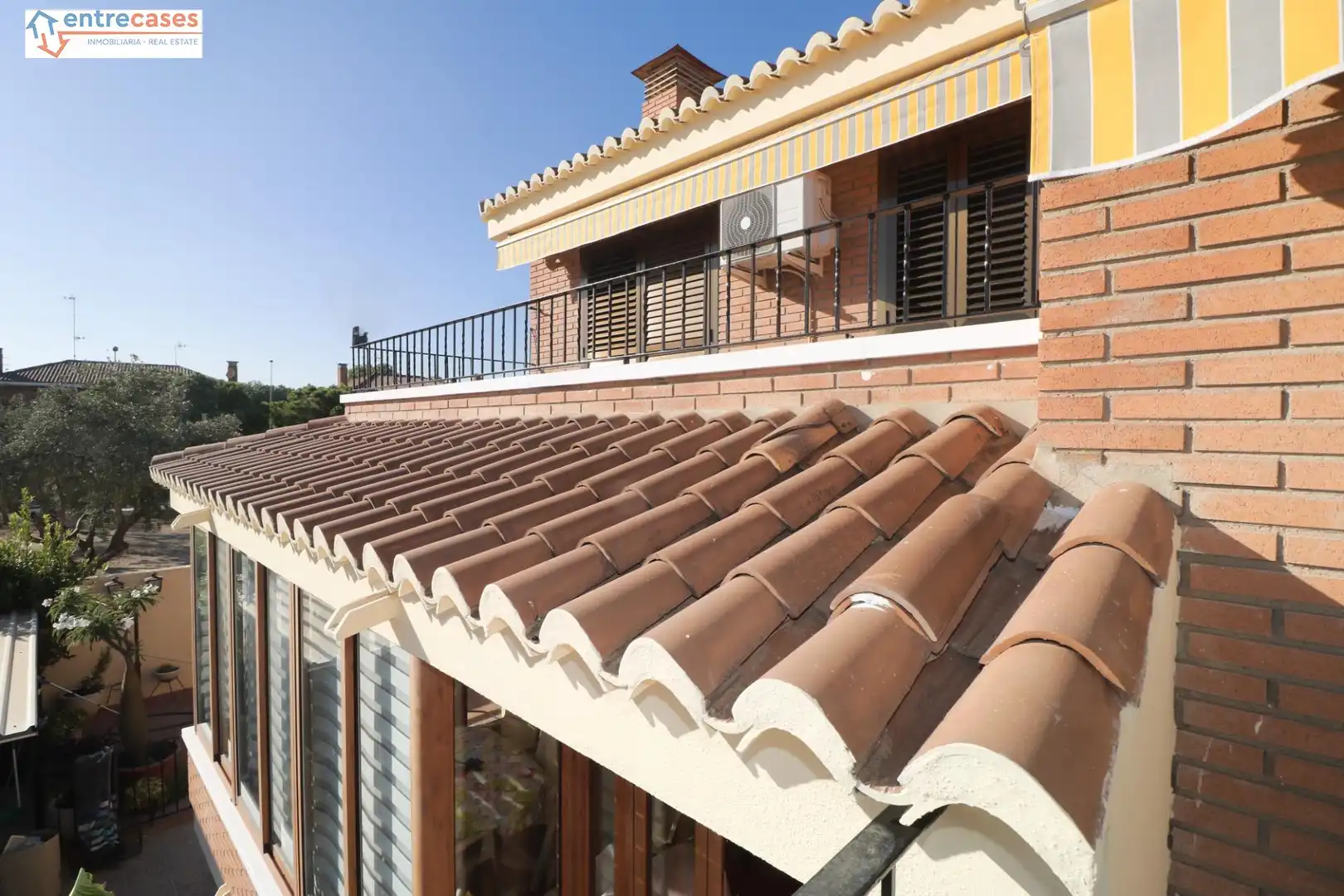 Exterior view of Houses for sale in Sagunto / Sagunt  with Air Conditioner, Private garden and Terrace
