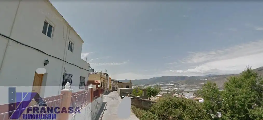 House for sale in Berja