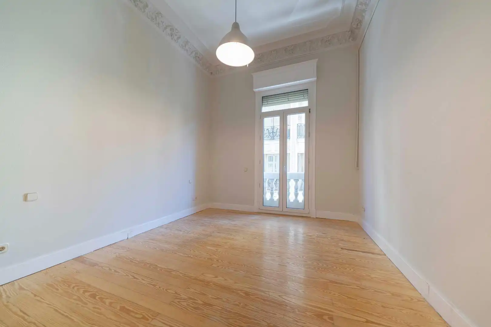 Habitación de Oficina de alquiler en Madrid con Aire acondicionado y Calefacción