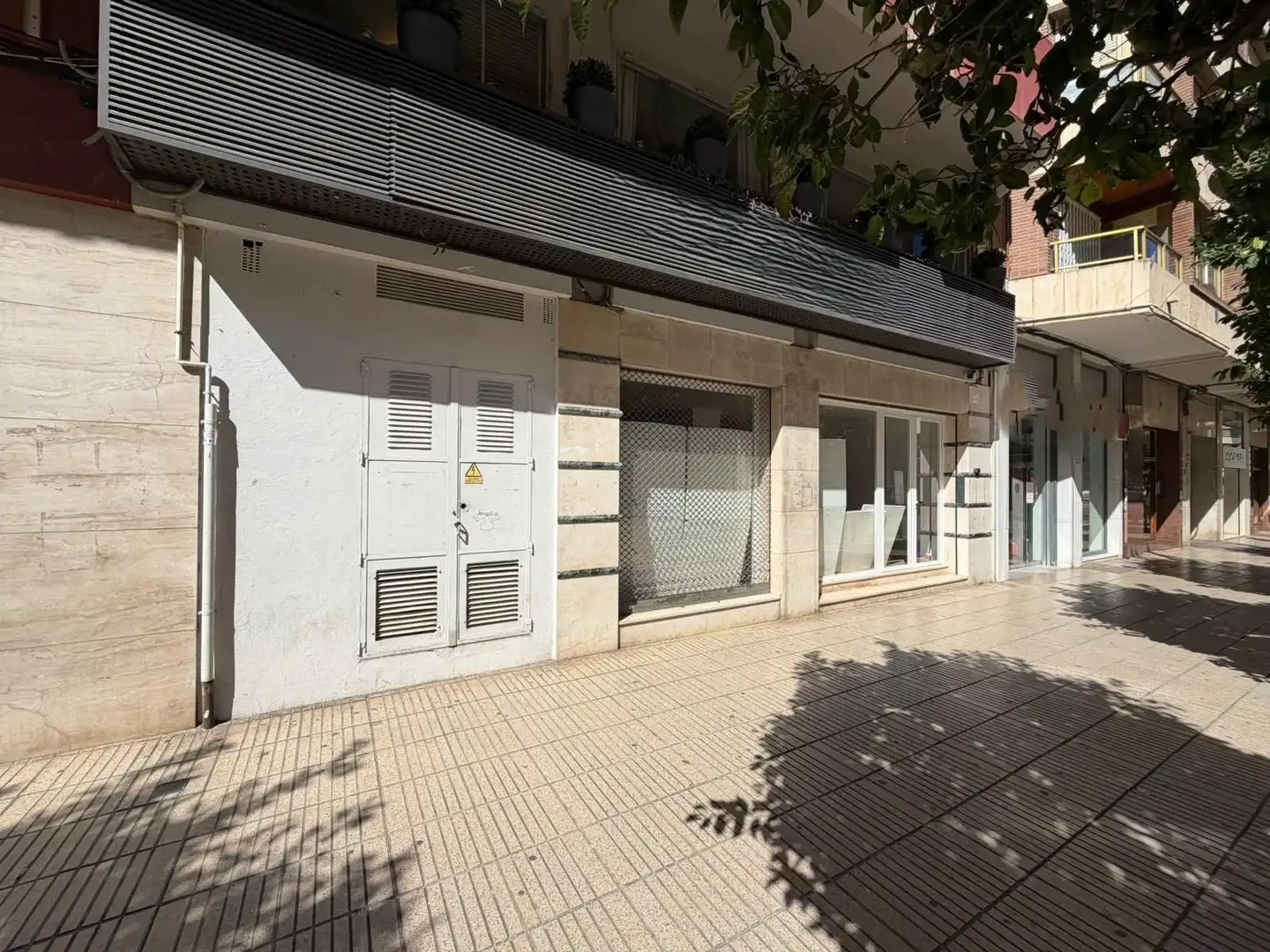Local commercial à louer à Casc Urbà, imagen 5