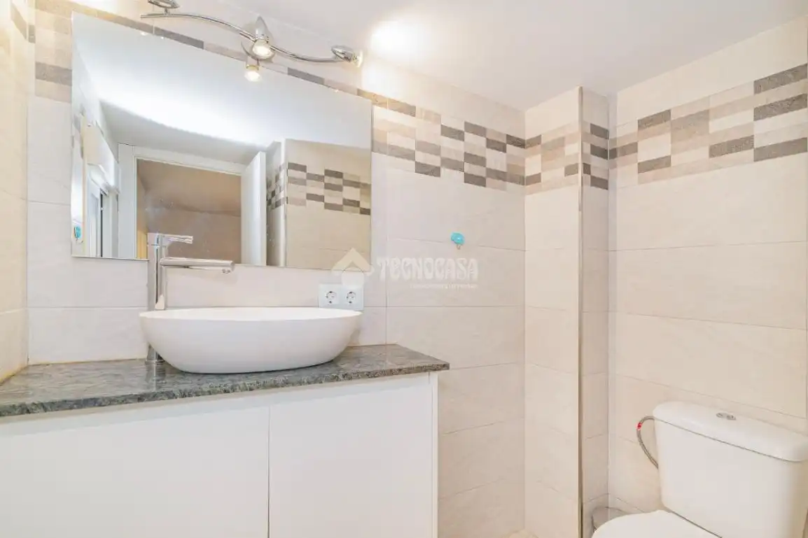 Bathroom of Flat for sale in Lucena  with Air Conditioner