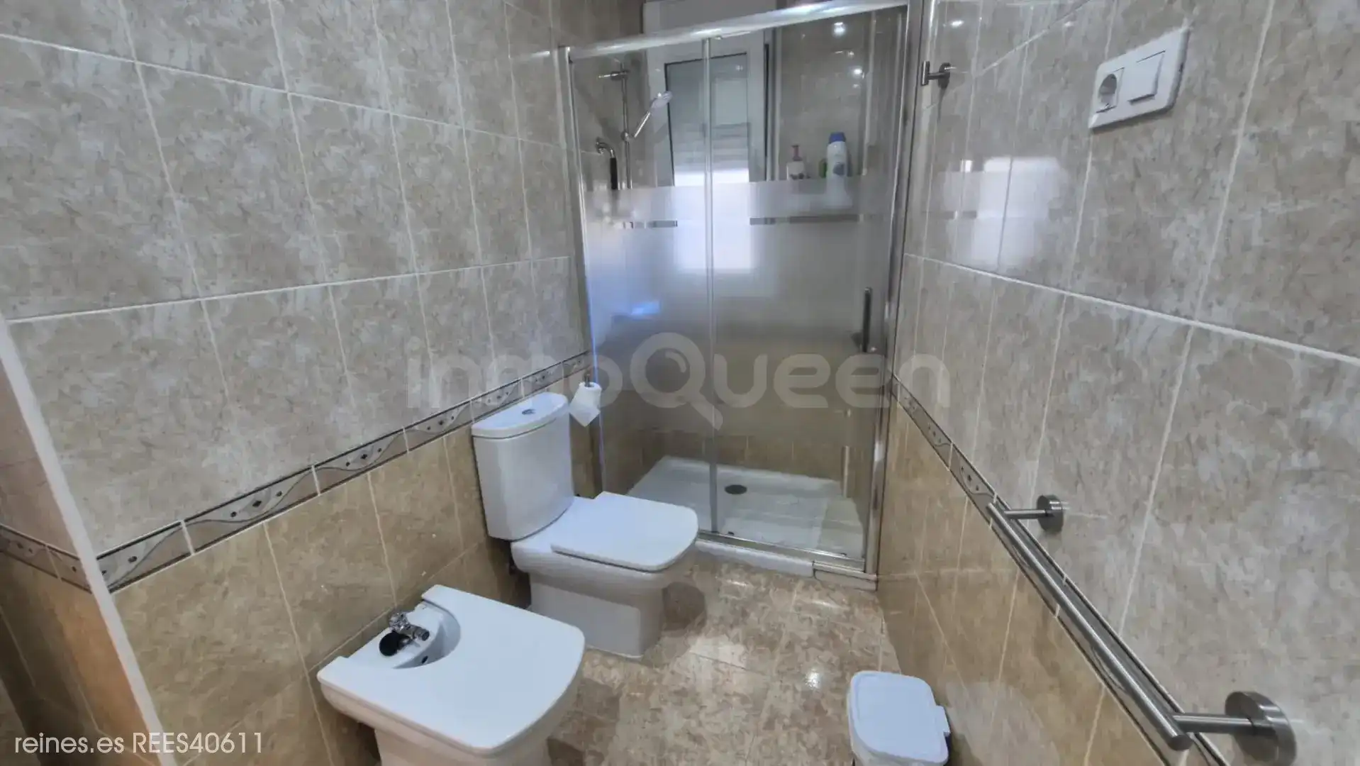 Bathroom of Flat for sale in Foz  with Heating and Furnished