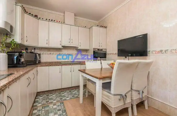 Cuina de Casa o xalet en venda en Elche / Elx amb Jardí privat, Terrassa i Piscina