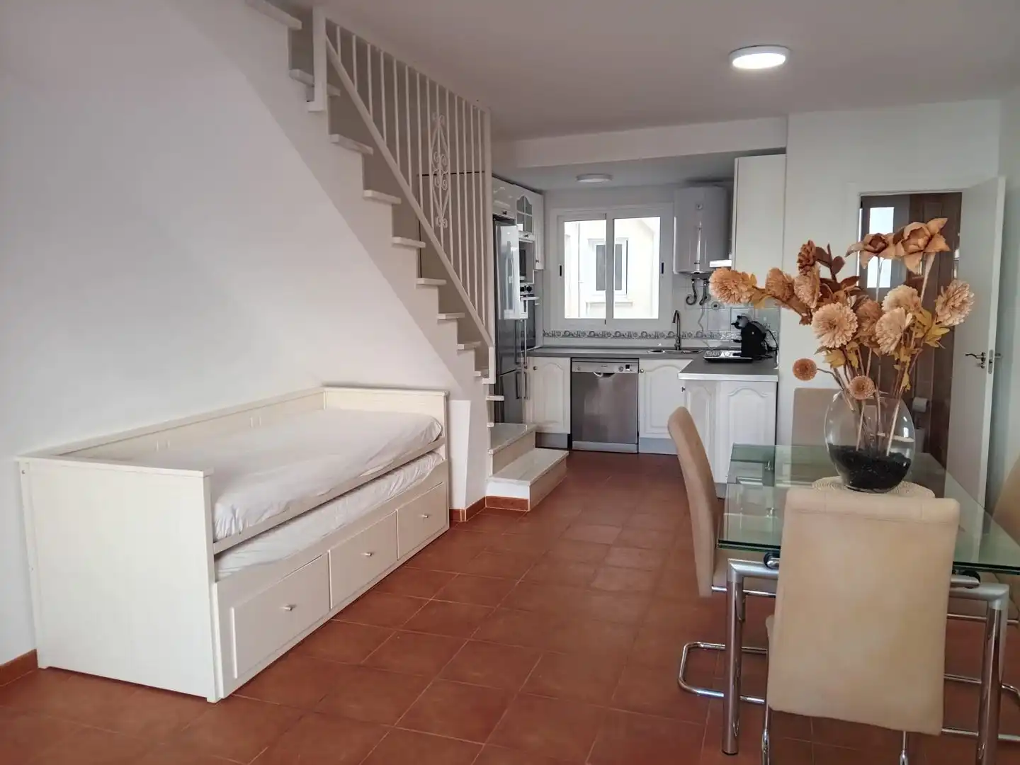 Flat with garden to rent in Avenida Ciudad de Barcelona 58, imagen 6