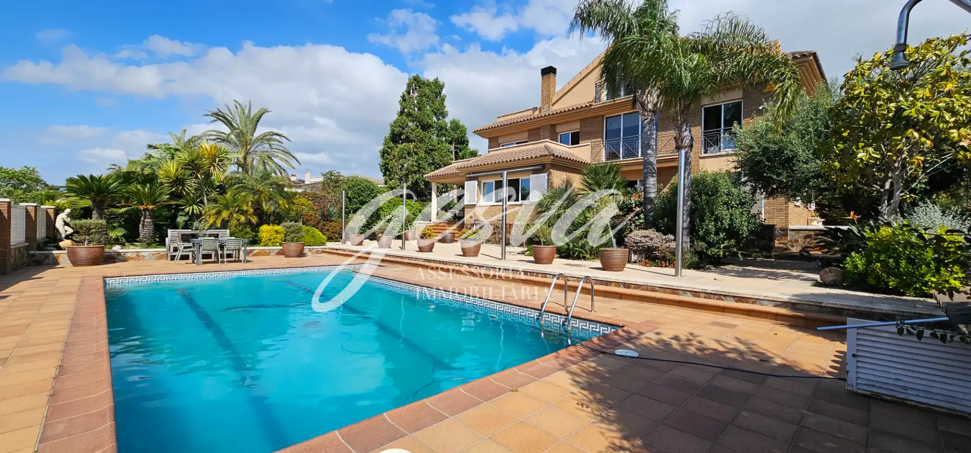 Villa avec piscine à vendre à Carrer Doctor Gil Vernet