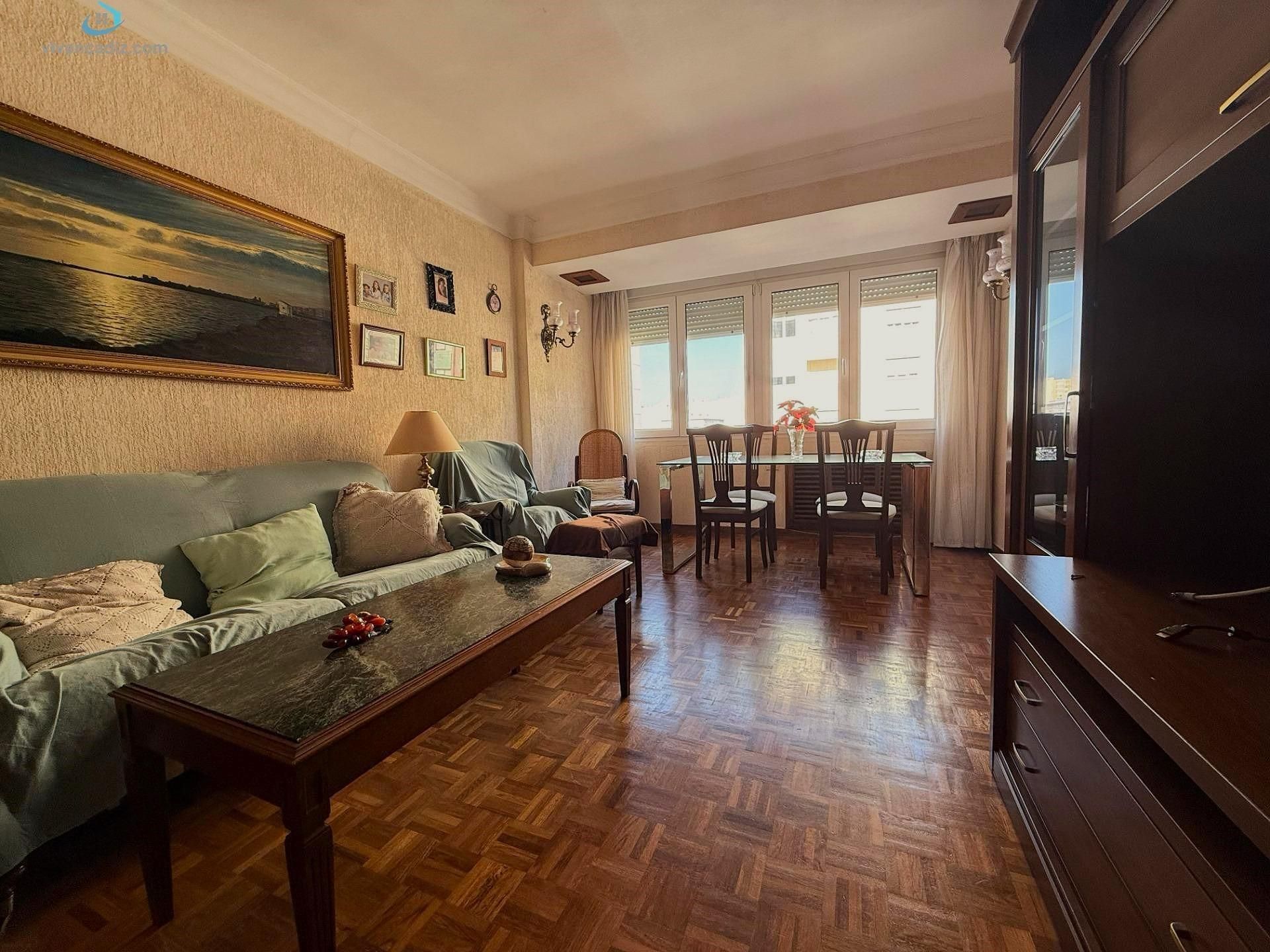 Sala d'estar de Pis en venda en  Cádiz Capital amb Terrassa