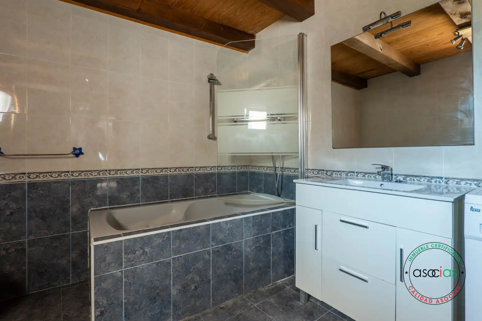 Bathroom of Houses for sale in Gijón 