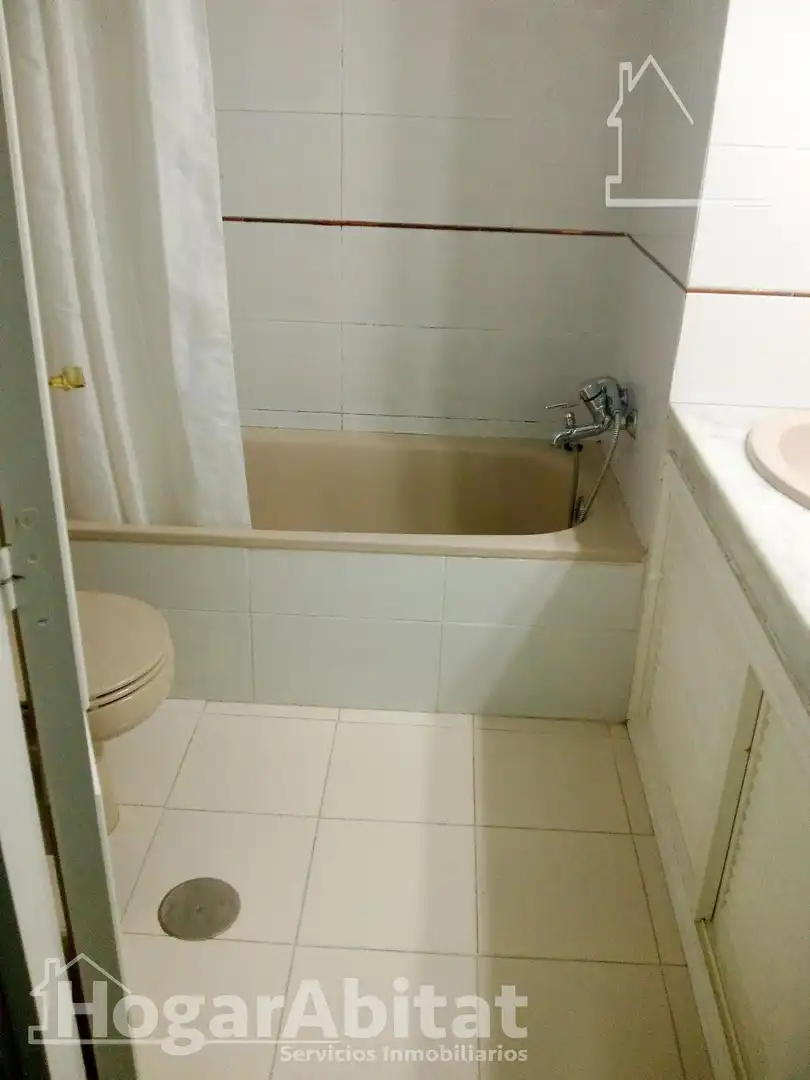 Bathroom of Flat for sale in Sevilla  with Private garden and Terrace