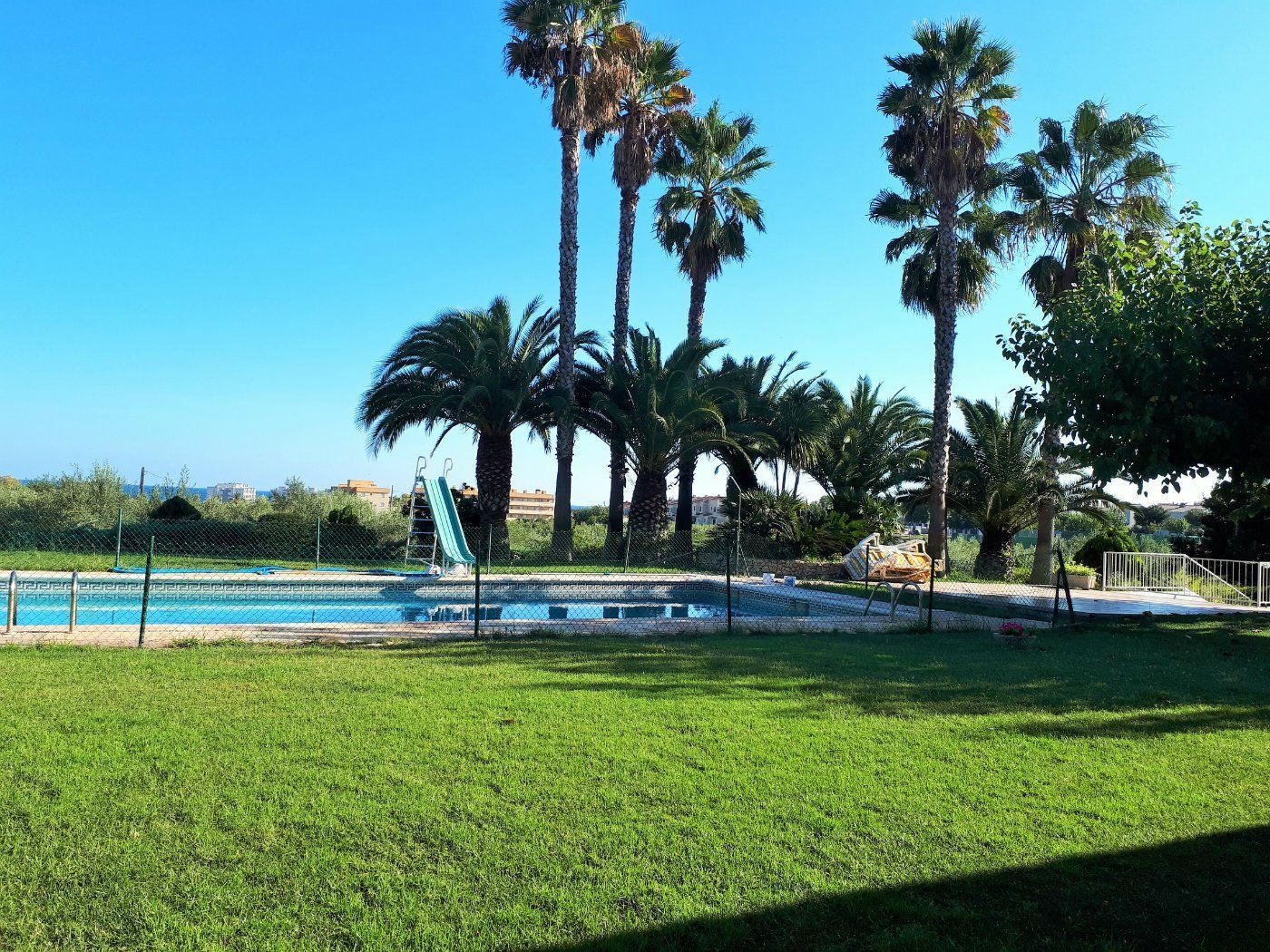 Piscina de Casa o xalet en venda en Torredembarra amb Aire condicionat, Jardí privat i Terrassa