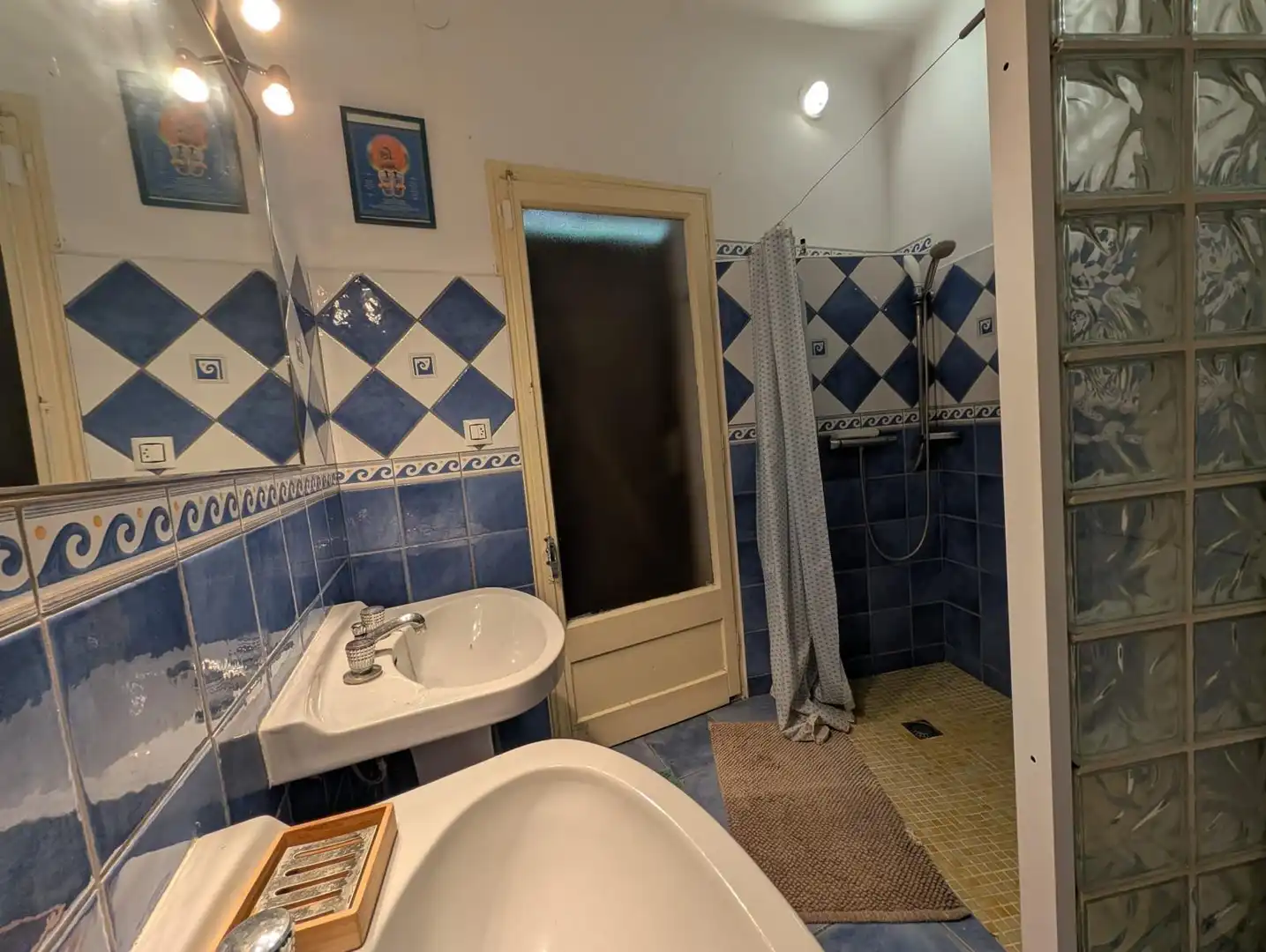 Badezimmer von Haus oder Chalet zum Verkauf in Roses mit Privatgarten, Terrasse und Möbliert