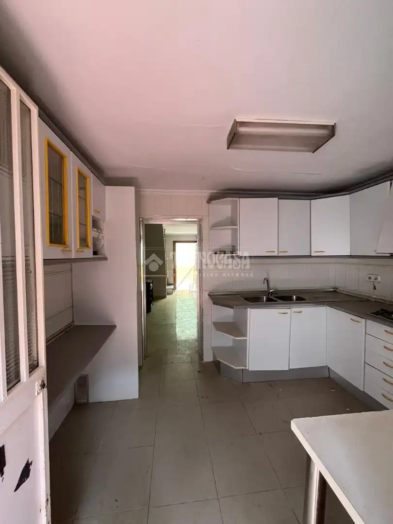 Kitchen of Houses for sale in Alcalá de Guadaira