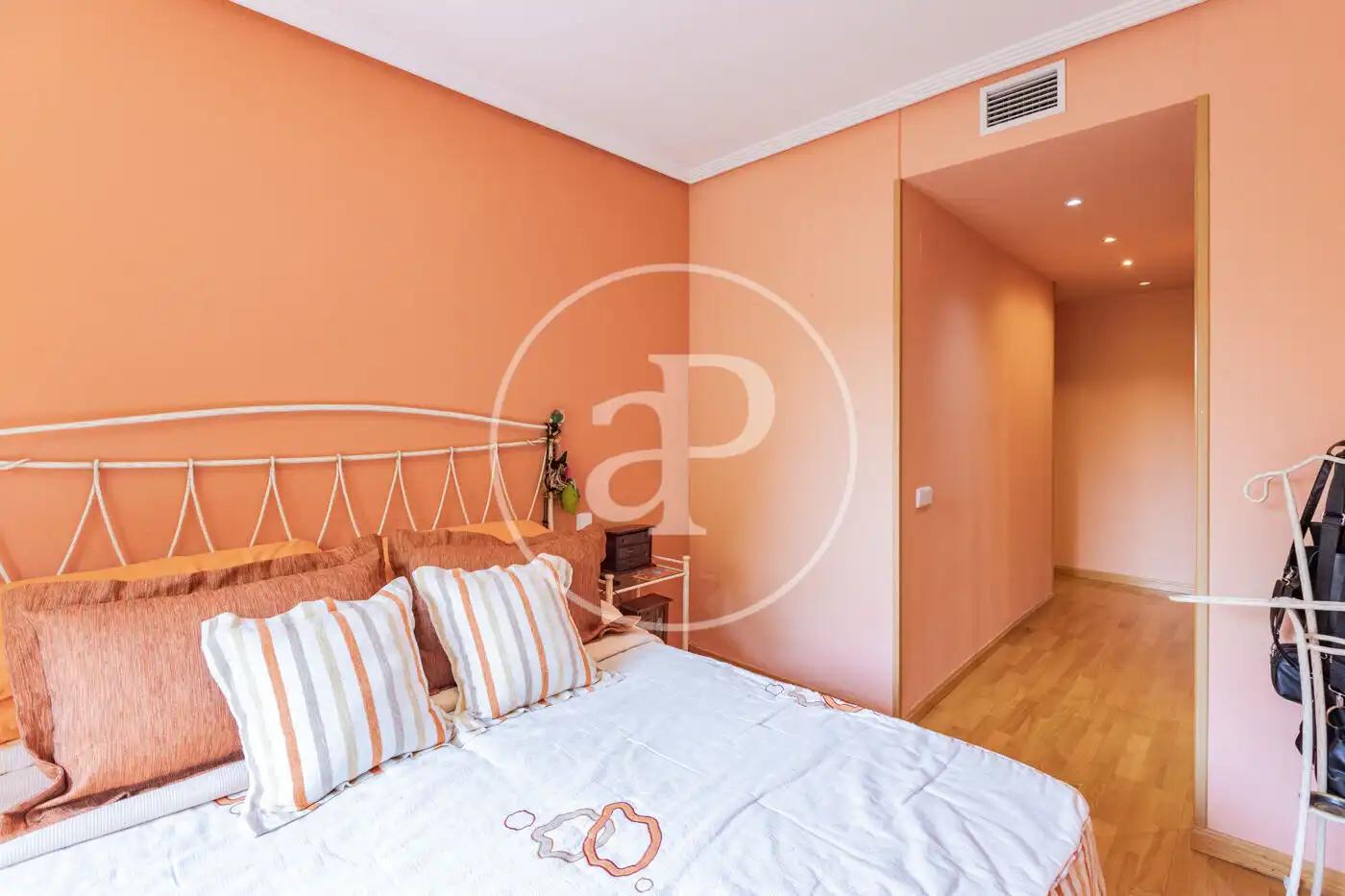 Habitación de Piso en venta en Madrid con Aire acondicionado, Calefacción y Jardín privado