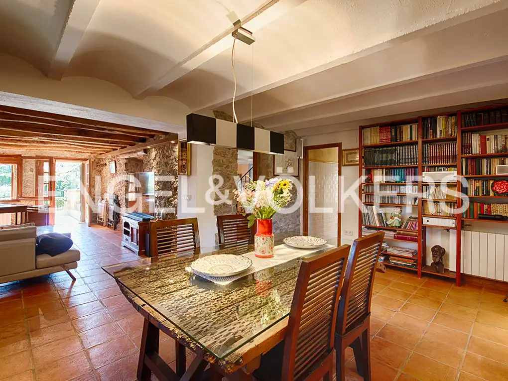 Country homes for sale in Lladó