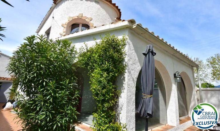 Jardí de Casa adosada en venda en Empuriabrava amb Calefacció, Jardí privat i Traster