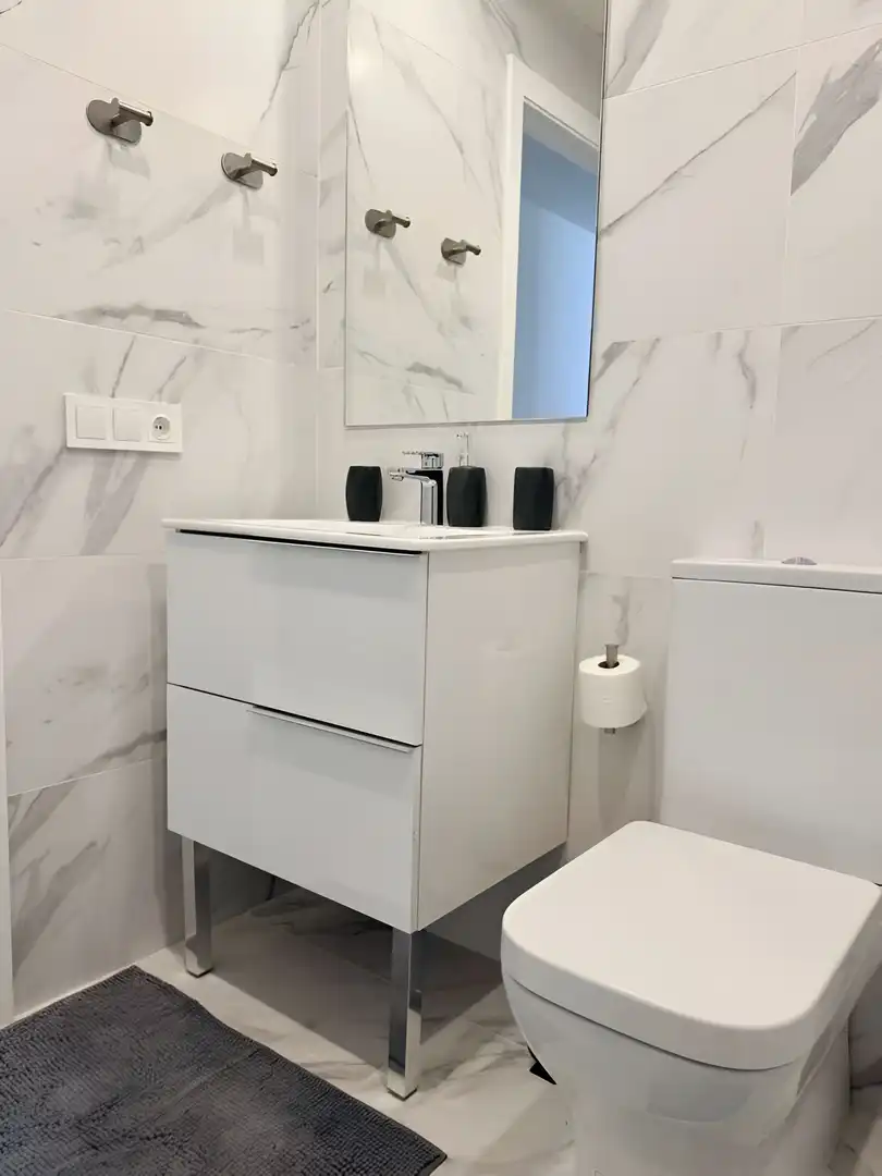 Bathroom of Apartments for rent in Estepona  with Air Conditioner, Terrace and Swimming Pool