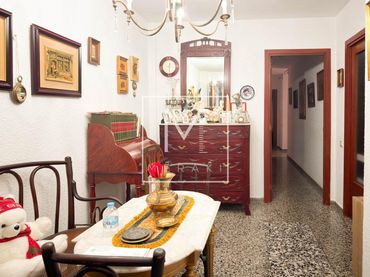 Appartamento con balcone in vendita a Centro