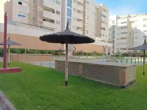 Außenansicht von Wohnung zum Verkauf in Madrid mit Klimaanlage, Heizung und Privatgarten