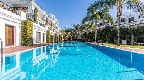 Exclusivo apartamento de alto standing con vistas frontales al mar en primera línea de playa  Doncella Beach, Estepona, imatge 5