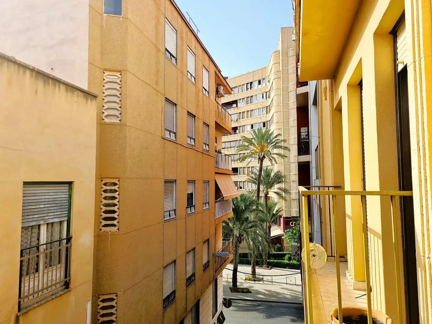 Außenansicht von Wohnung zur Miete in Elche / Elx mit Klimaanlage, Heizung und Parkett