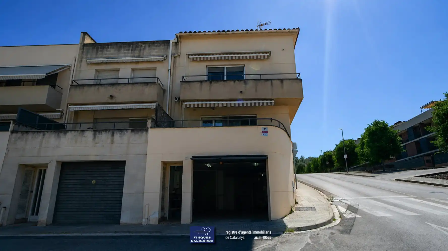 Vista exterior de Casa adosada en venda en La Garriga amb Aire condicionat, Calefacció i Terrassa