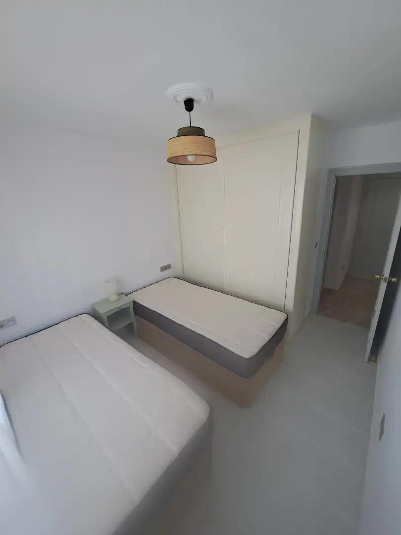 Schlafzimmer von Wohnung zur Miete in Málaga mit Möbliert, Ofen und Waschmaschine