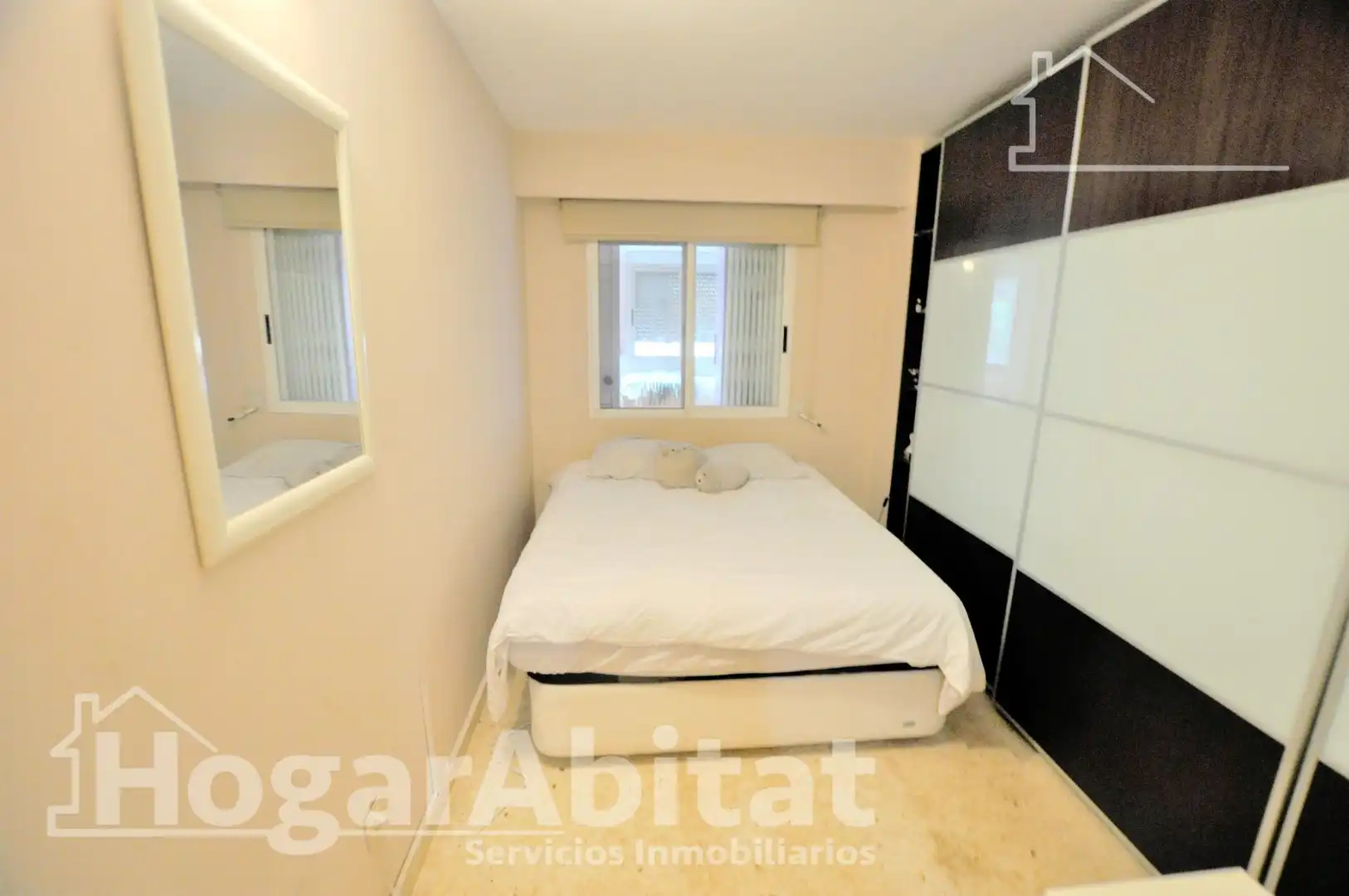 Habitación de Piso en venta en Valencia con Aire acondicionado, Terraza y Amueblado