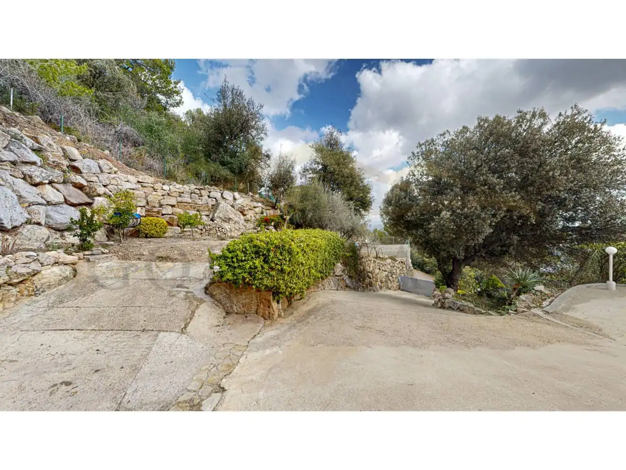 Vista exterior de Casa o xalet en venda en Corbera de Llobregat amb Aire condicionat, Calefacció i Jardí privat