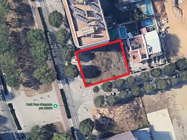 Residential land for sale in Rambla de Sant Jordi 32